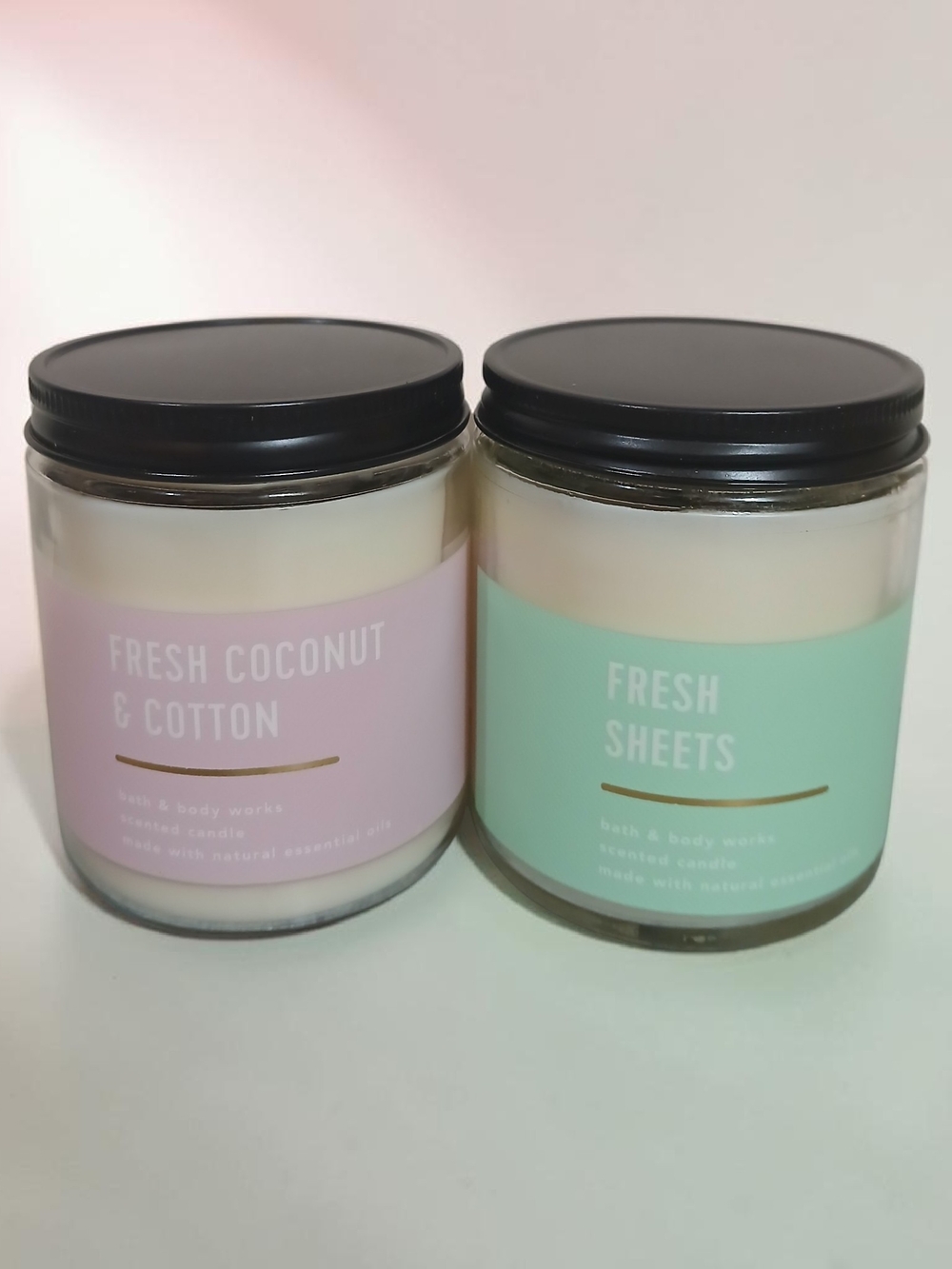 Bath & Body Works Fresh Coconut & Cotton Scented Candle - Pink